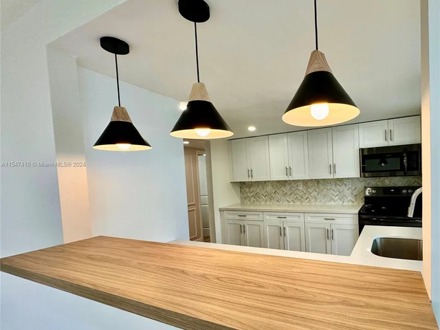 16546 NE 26th Ave # 3G, North Miami Beach FL 33160