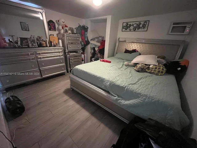 115X SW 24th Ave, Fort Lauderdale FL 33312