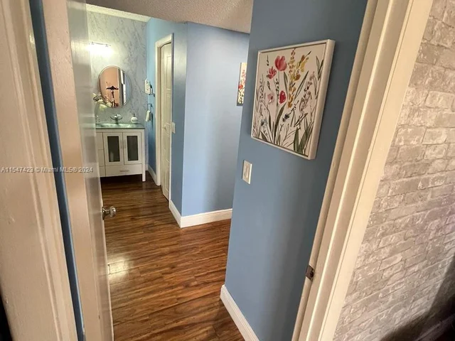 326 Lakeview Dr # 204, Weston FL 33326