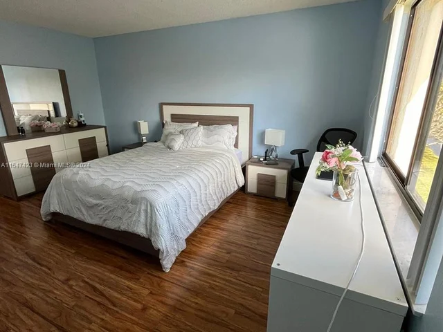 326 Lakeview Dr # 204, Weston FL 33326