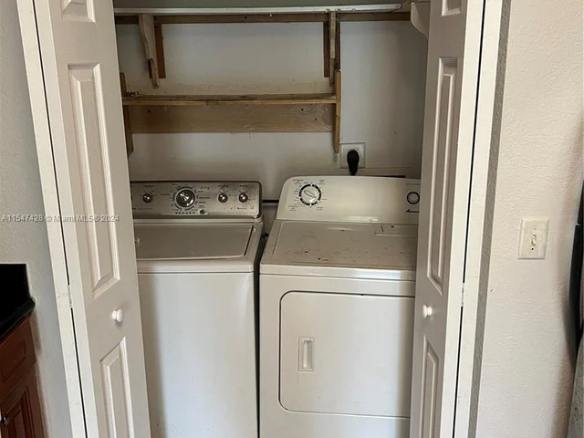 7605 NW 38th Ct # 18, Davie FL 33024