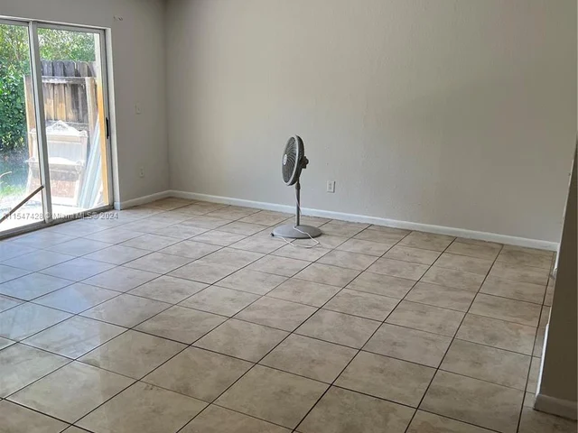 7605 NW 38th Ct # 18, Davie FL 33024