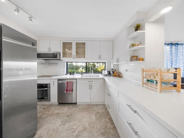 17021 N Bay Rd # 402, Sunny Isles Beach FL 33160