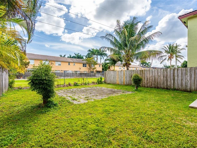 1073 NE 41st Ter, Homestead FL 33033