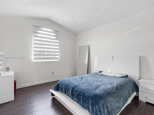 1073 NE 41st Ter, Homestead FL 33033