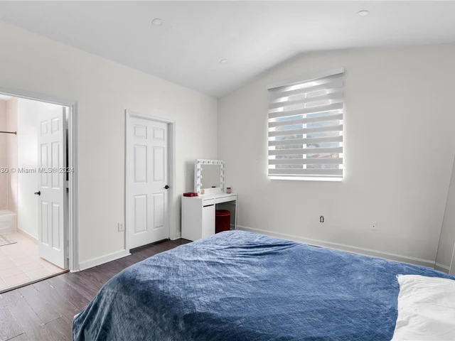 1073 NE 41st Ter, Homestead FL 33033