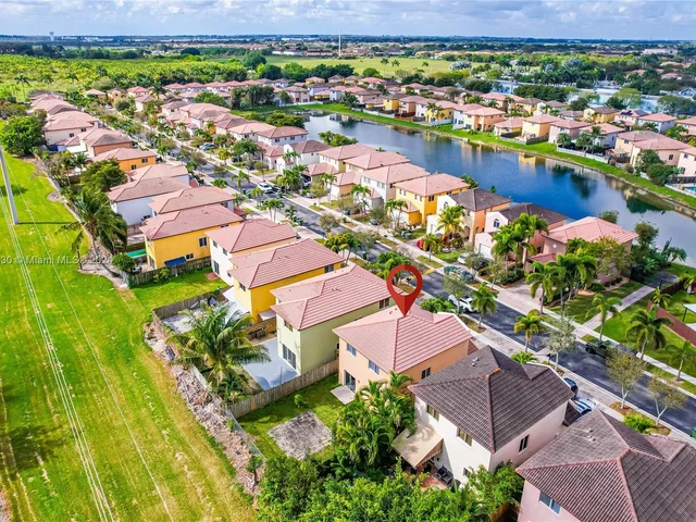 1073 NE 41st Ter, Homestead FL 33033