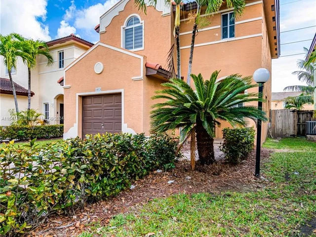 1073 NE 41st Ter, Homestead FL 33033