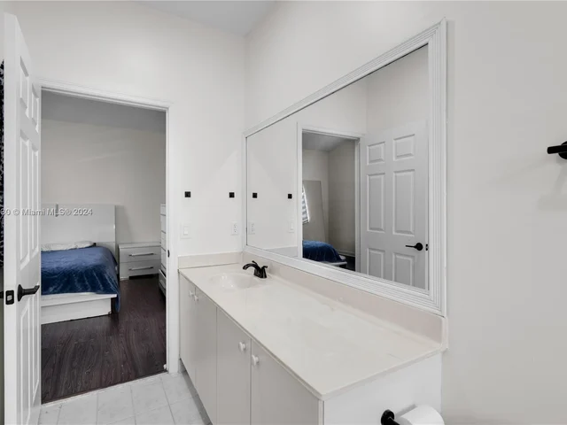 1073 NE 41st Ter, Homestead FL 33033