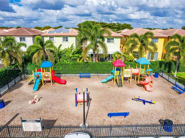 1073 NE 41st Ter, Homestead FL 33033