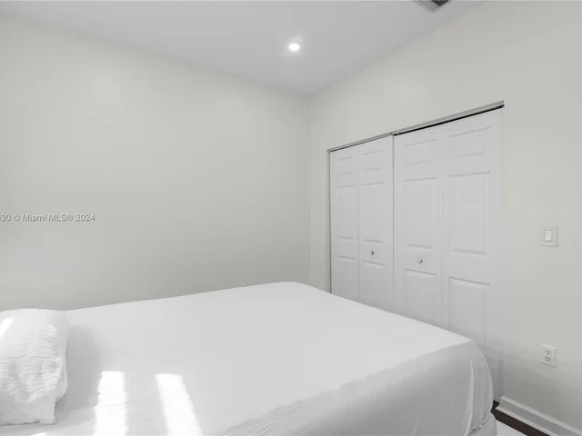 1073 NE 41st Ter, Homestead FL 33033