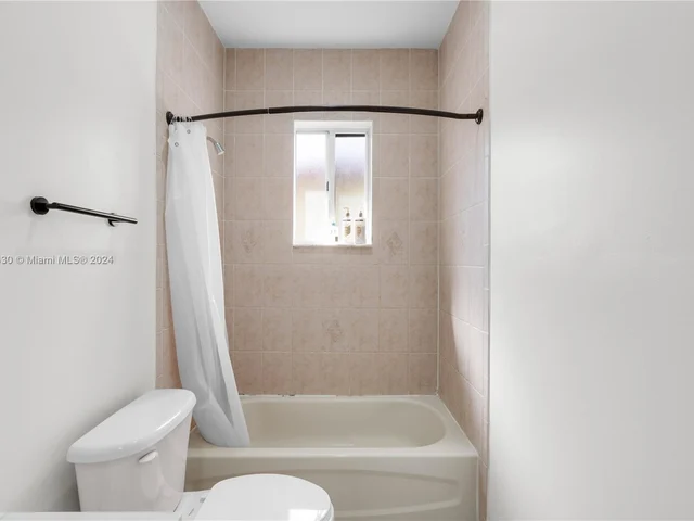 1073 NE 41st Ter, Homestead FL 33033