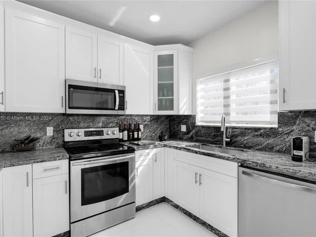 1073 NE 41st Ter, Homestead FL 33033