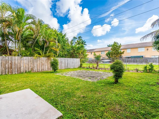 1073 NE 41st Ter, Homestead FL 33033