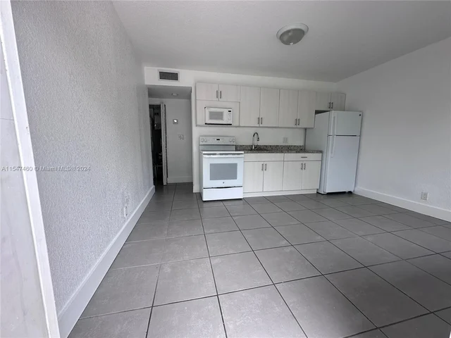 7824 NW 5th Ct # 8, Miami FL 33150
