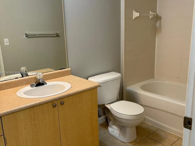 1919 Van Buren St # 308A, Hollywood FL 33020