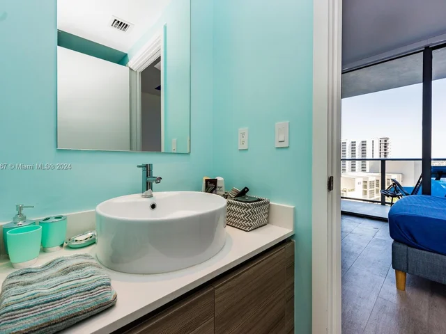 121 NE 34th St # 1415, Miami FL 33137