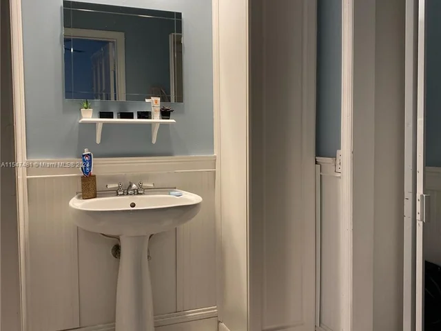 14530 SW 142nd Place Cir, Miami FL 33186