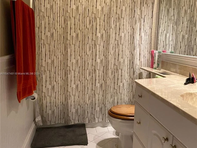 14530 SW 142nd Place Cir, Miami FL 33186