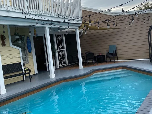 14530 SW 142nd Place Cir, Miami FL 33186