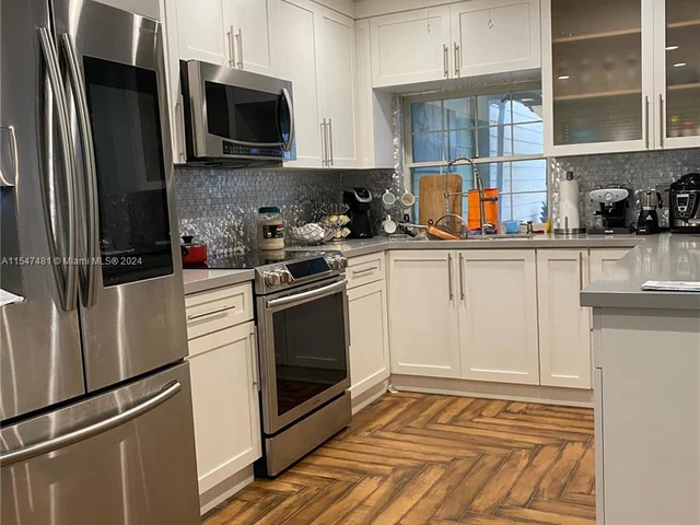 14530 SW 142nd Place Cir, Miami FL 33186