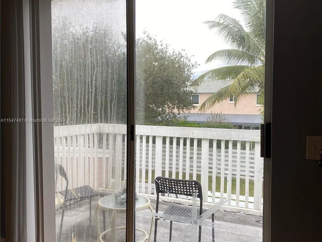 14530 SW 142nd Place Cir, Miami FL 33186