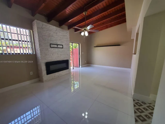 600 SW 89th Ct, Miami FL 33174