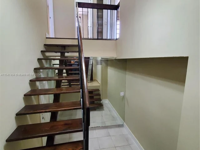 600 SW 89th Ct, Miami FL 33174