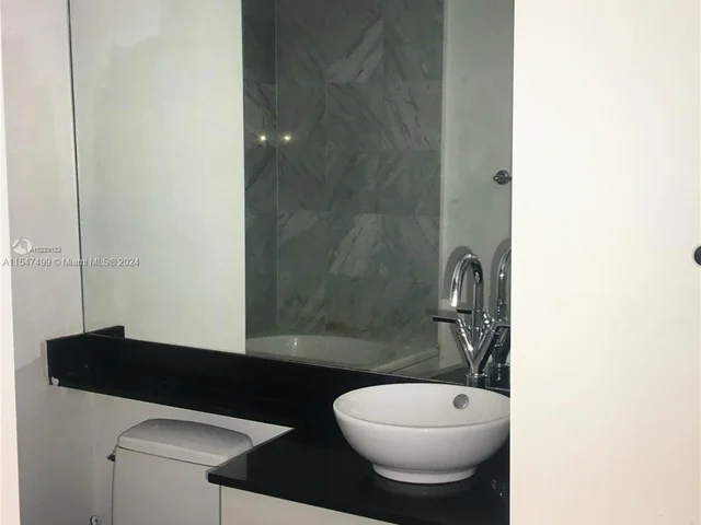 31 SE 5th St # 1603, Miami FL 33131