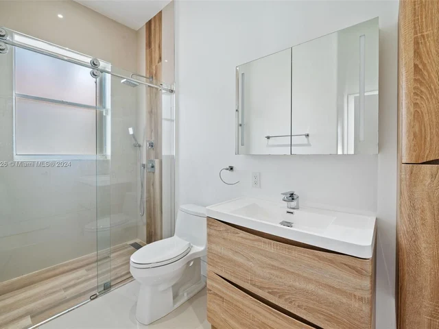 18361 NW 10th St, Pembroke Pines FL 33029