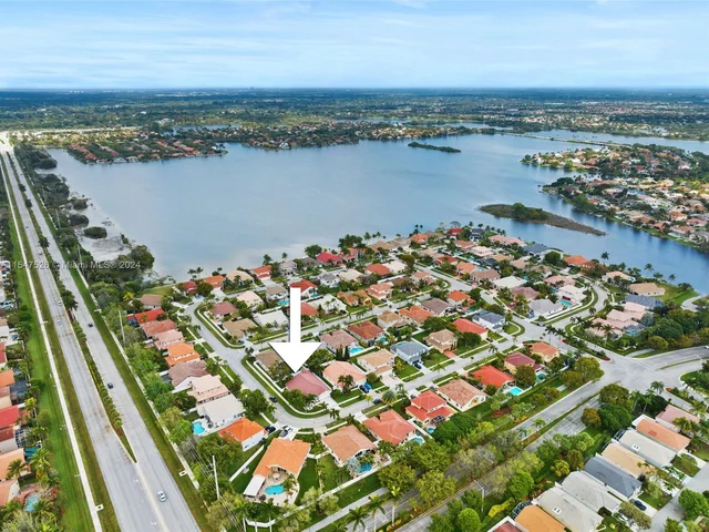 18361 NW 10th St, Pembroke Pines FL 33029