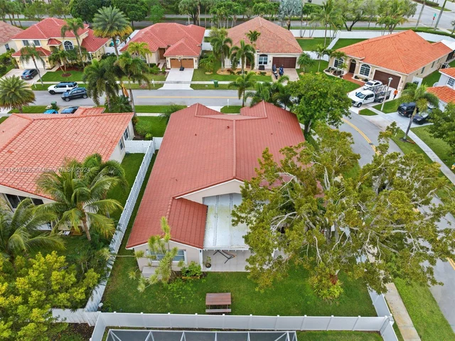 18361 NW 10th St, Pembroke Pines FL 33029