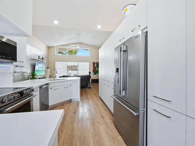 18361 NW 10th St, Pembroke Pines FL 33029