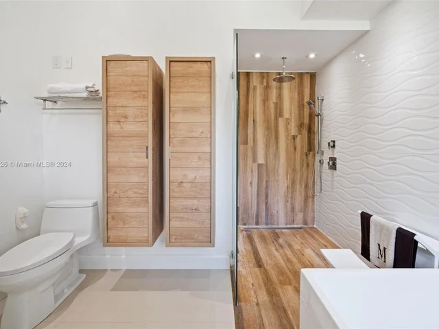 18361 NW 10th St, Pembroke Pines FL 33029