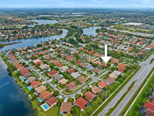 18361 NW 10th St, Pembroke Pines FL 33029