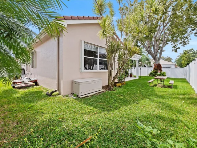 18361 NW 10th St, Pembroke Pines FL 33029