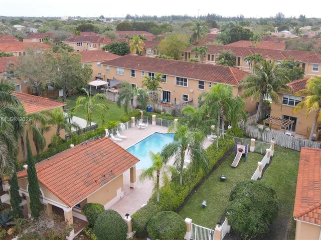 834 NW 135th Ave # 834, Pembroke Pines FL 33028