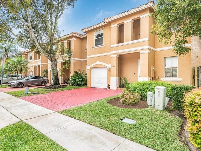 834 NW 135th Ave # 834, Pembroke Pines FL 33028