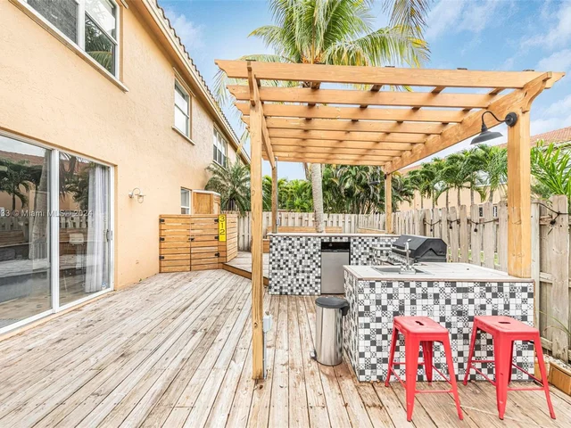 834 NW 135th Ave # 834, Pembroke Pines FL 33028