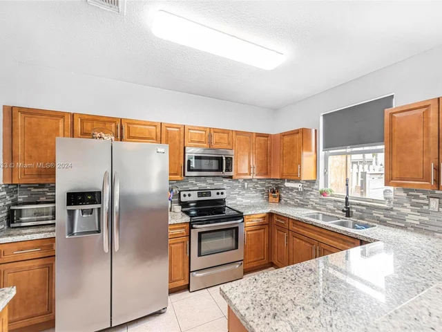 834 NW 135th Ave # 834, Pembroke Pines FL 33028