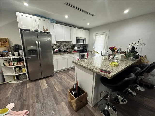 6910 Bay Dr # 6, Miami Beach FL 33141