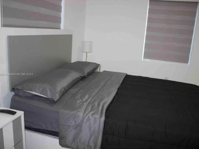 1222 SE 9th Ct, Hialeah FL 33010