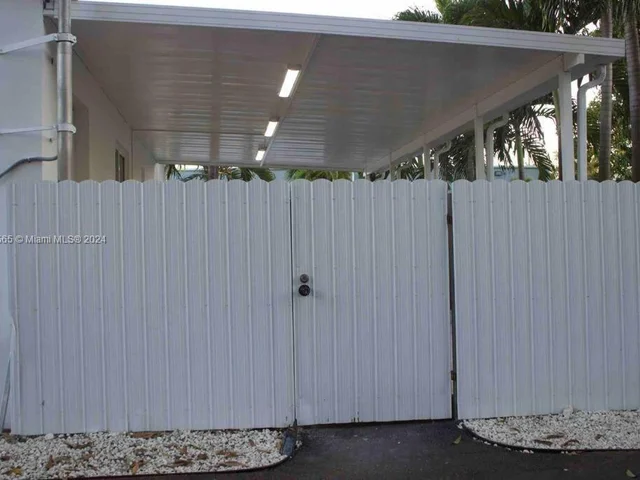 1222 SE 9th Ct, Hialeah FL 33010