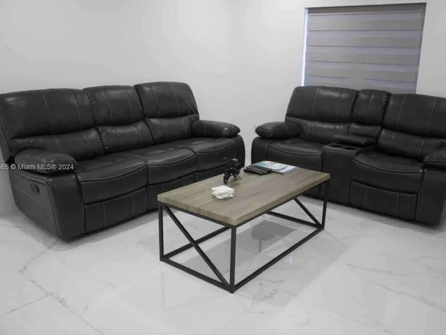 1222 SE 9th Ct, Hialeah FL 33010