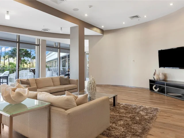 10275 Collins Ave # 1206, Bal Harbour FL 33154