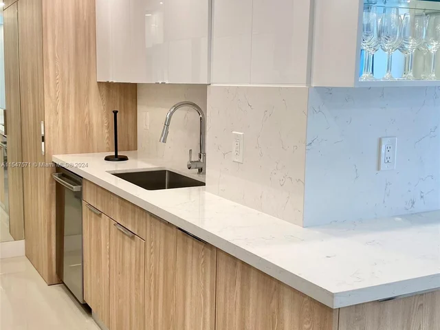 10275 Collins Ave # 1206, Bal Harbour FL 33154