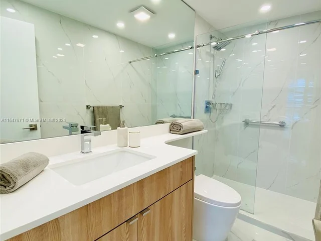 10275 Collins Ave # 1206, Bal Harbour FL 33154