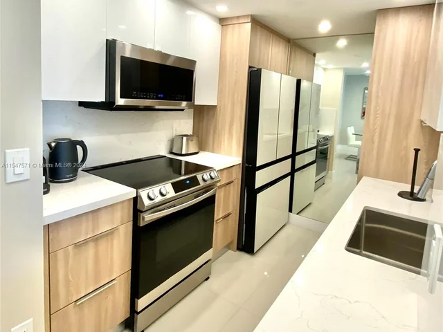 10275 Collins Ave # 1206, Bal Harbour FL 33154