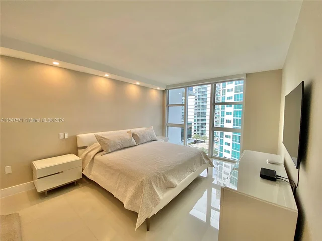 10275 Collins Ave # 1206, Bal Harbour FL 33154