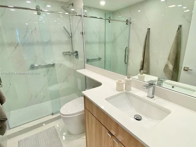 10275 Collins Ave # 1206, Bal Harbour FL 33154